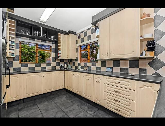 4 BEDROOM HOUSE FOR SALE IN ALLEN'S NEK